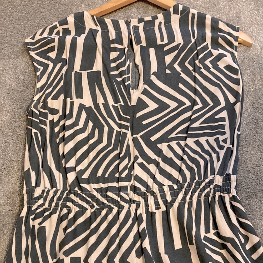 Loft Dress - Picture 3 of 3